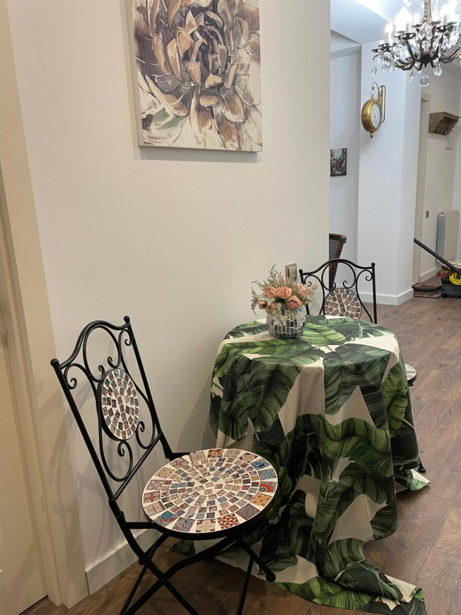 Picasso Apartment Kutaisi Esterno foto
