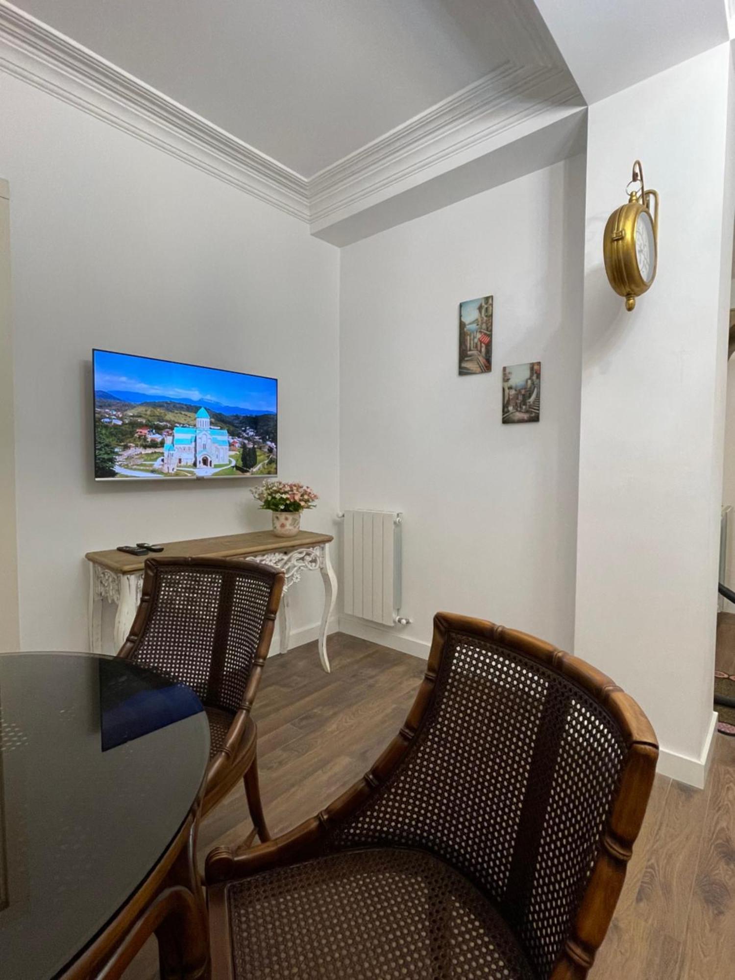 Picasso Apartment Kutaisi Esterno foto