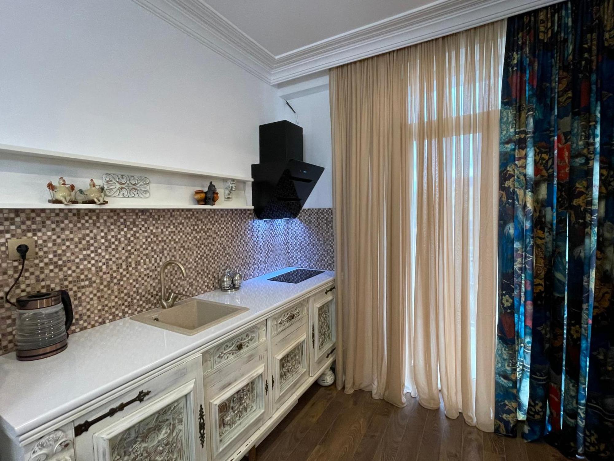 Picasso Apartment Kutaisi Esterno foto