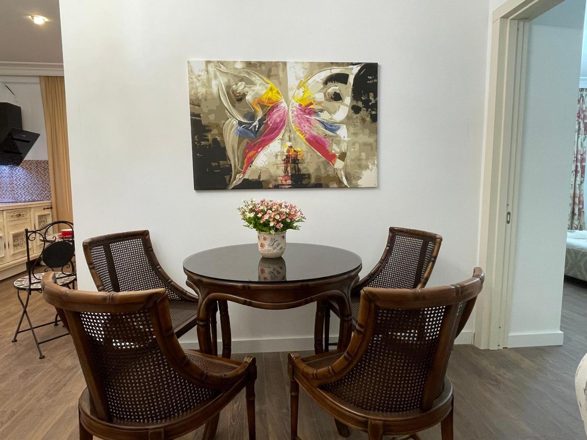 Picasso Apartment Kutaisi Esterno foto
